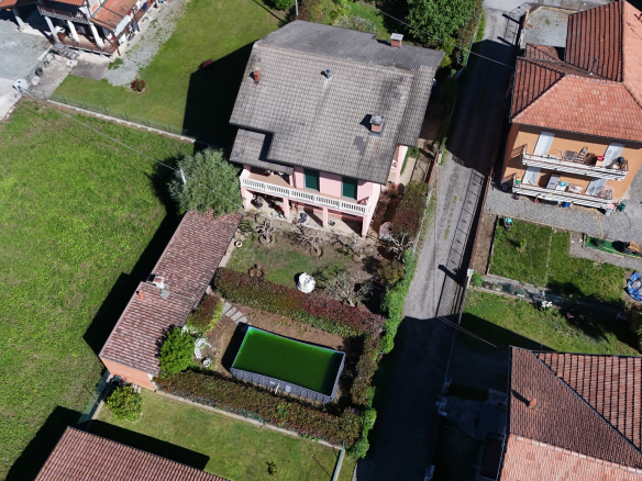 Casa indipendente in vendita in via Magliazza 40, Vigliano Biellese