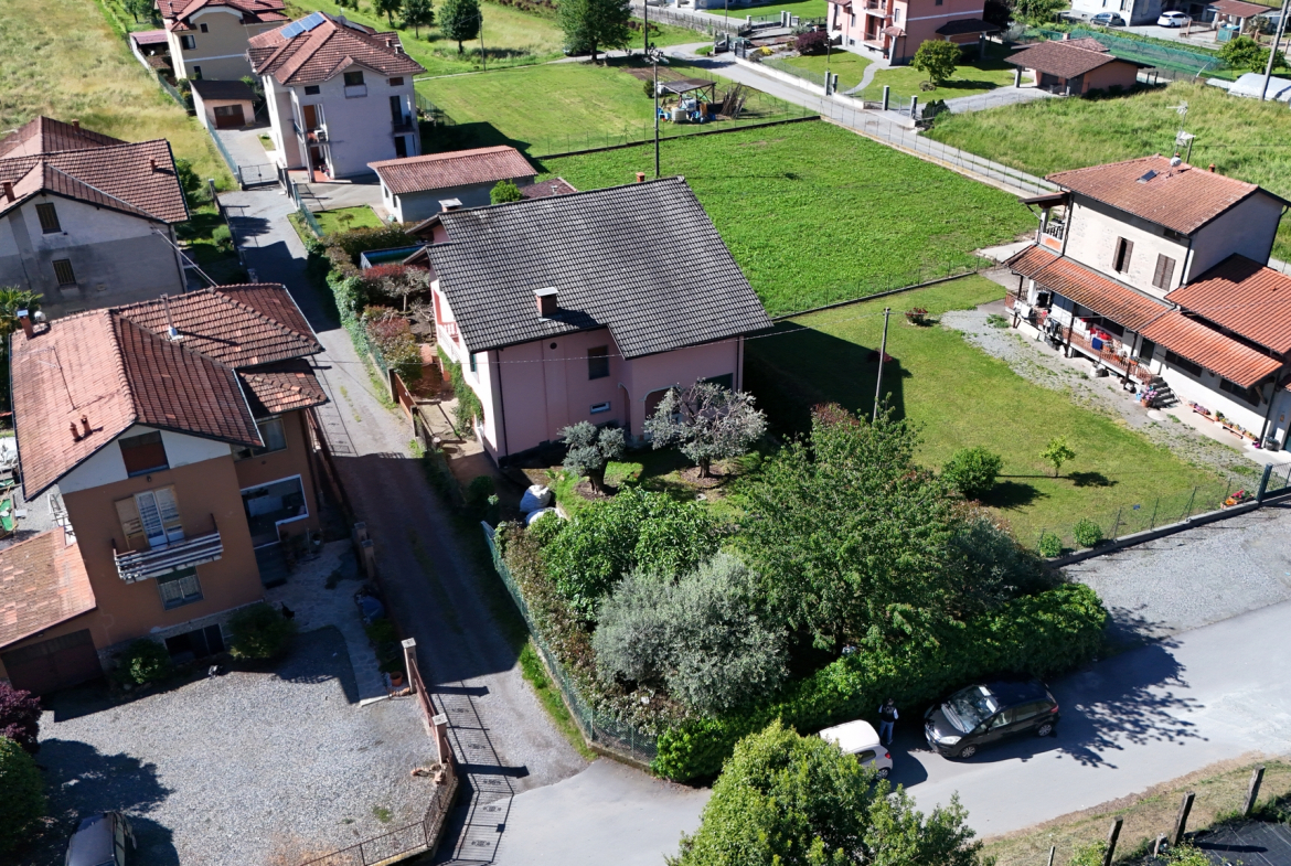 Casa indipendente in vendita in via Magliazza 40, Vigliano Biellese