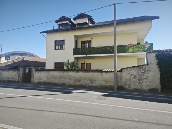Mansarda abitabile e laboratorio in vendita a Vigliano