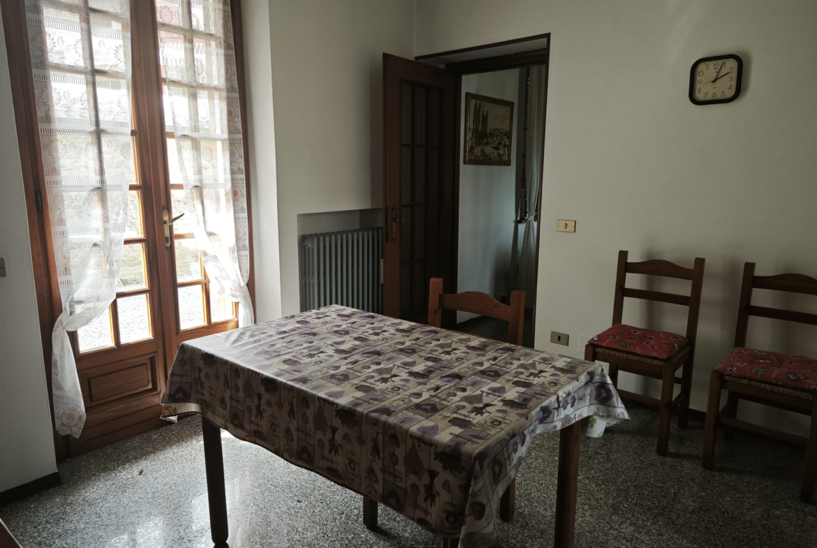 Immobile con giardino in vendita a Candelo