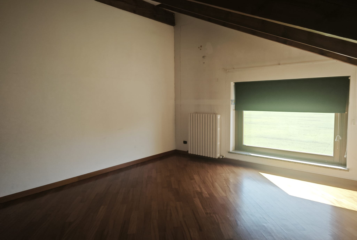 Mansarda abitabile e laboratorio in vendita a Vigliano