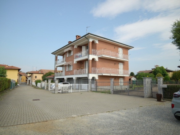 Appartamento con terrazzo in vendita a Verrone