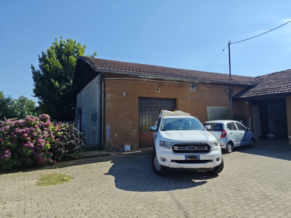Capannone in affitto a Tollegno