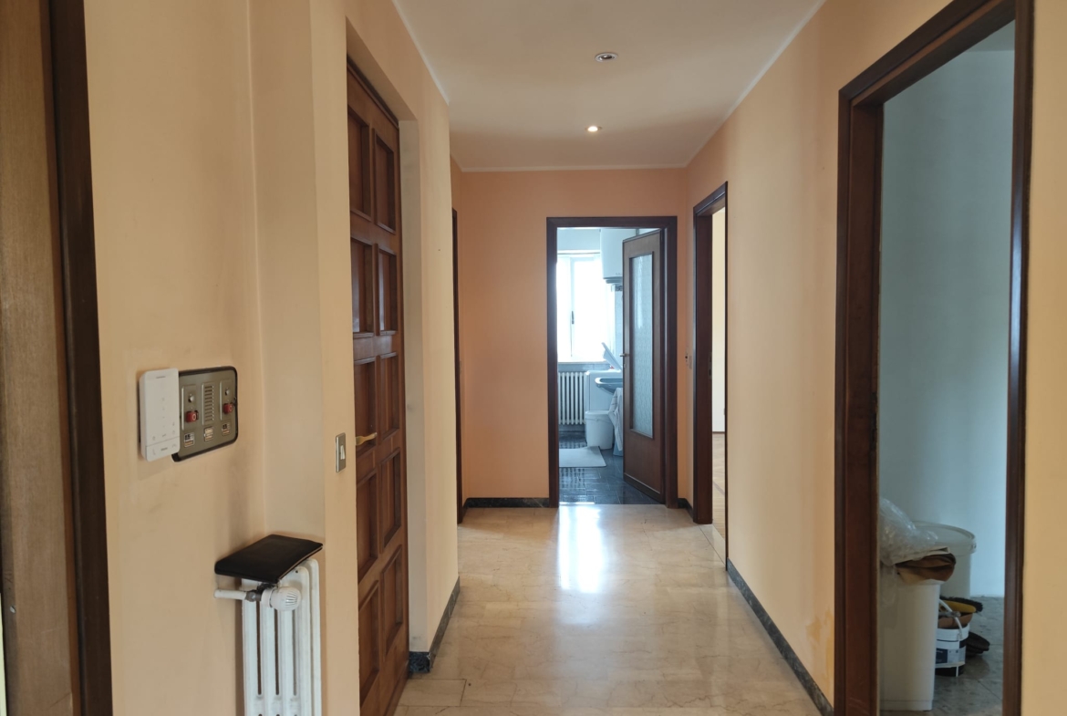 Affittasi appartamento con terrazzo e box auto a Biella