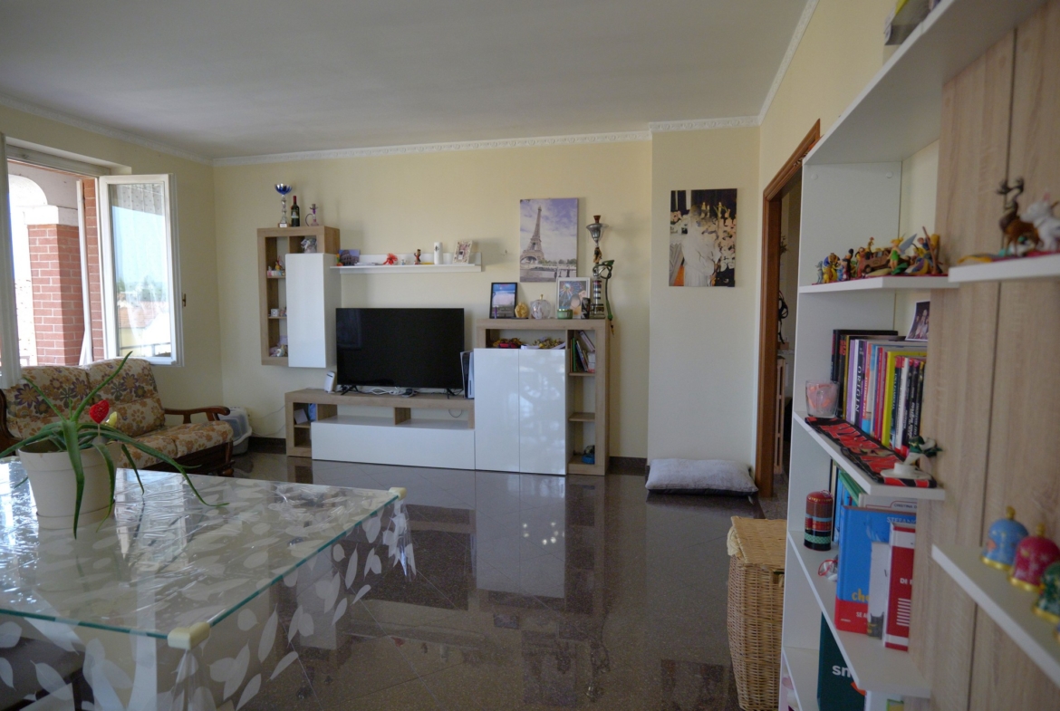 Appartamento con terrazzo in vendita a Verrone