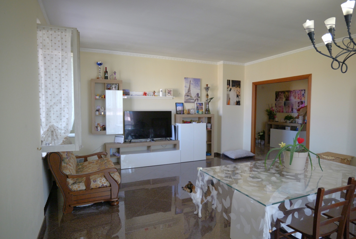 Appartamento con terrazzo in vendita a Verrone