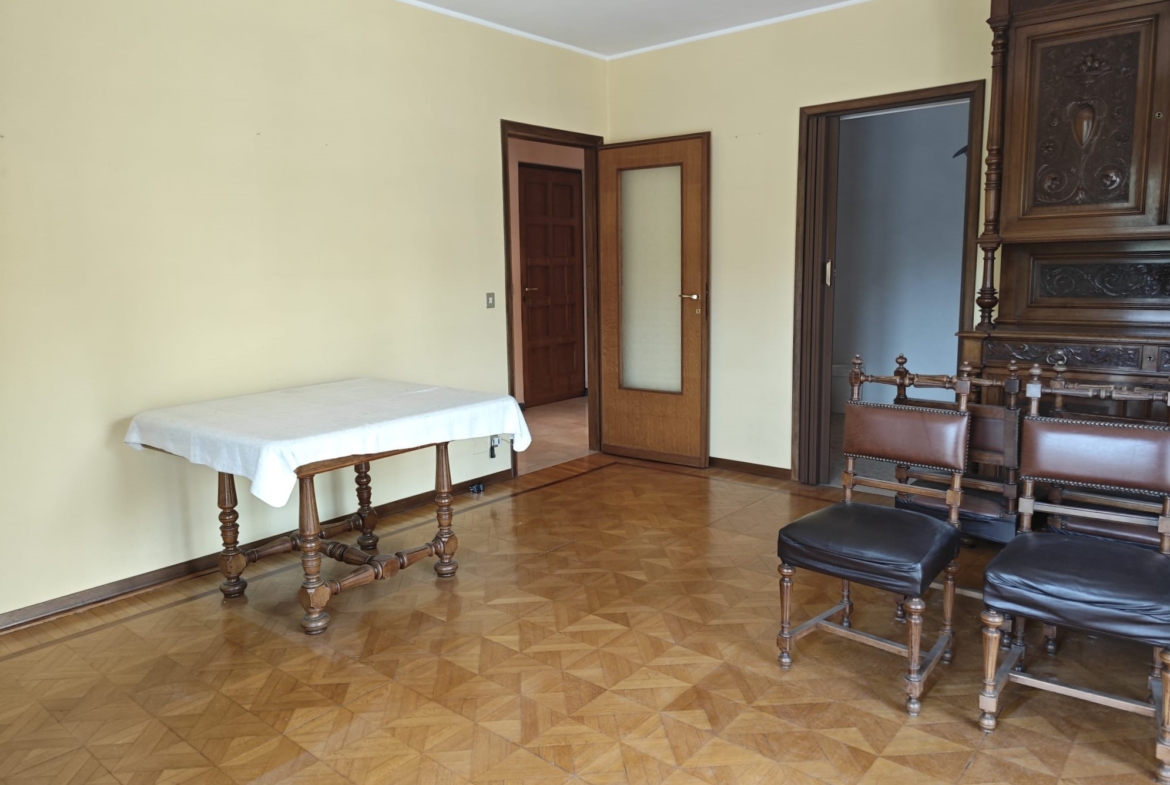 Affittasi appartamento con terrazzo e box auto a Biella