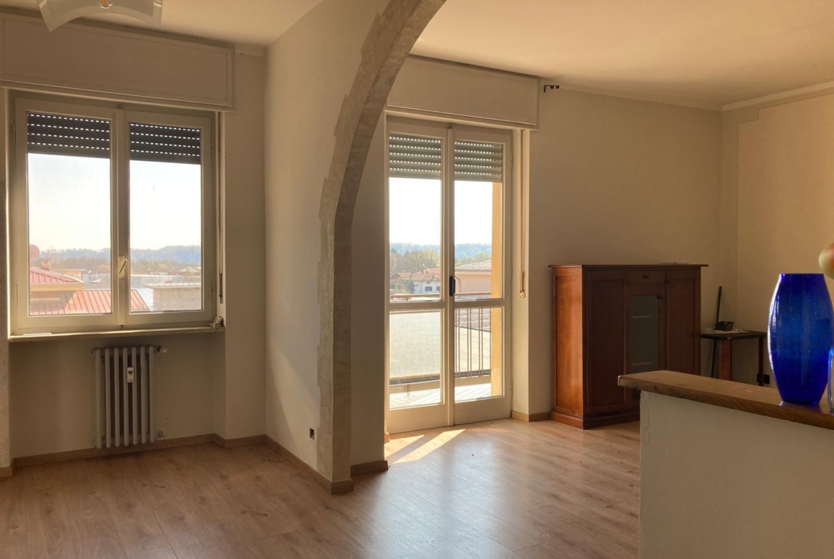 Appartamento con box auto in vendita a Cossato