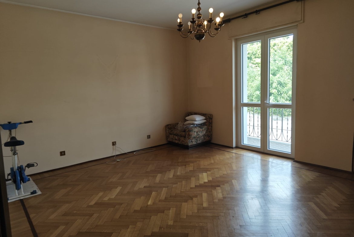 Affittasi appartamento con terrazzo e box auto a Biella
