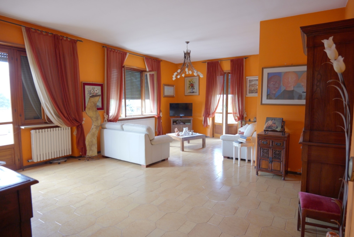 Casa indipendente in vendita a Gaglianico con bar annesso