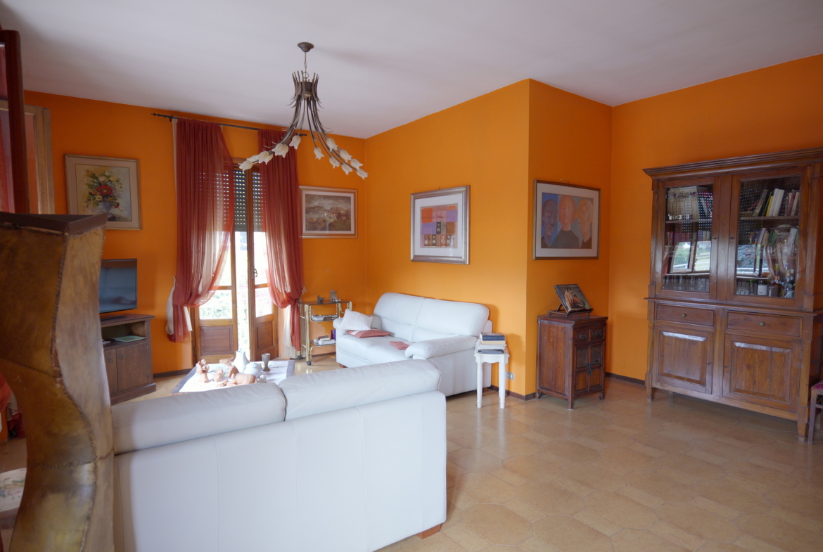 Casa indipendente in vendita a Gaglianico con bar annesso