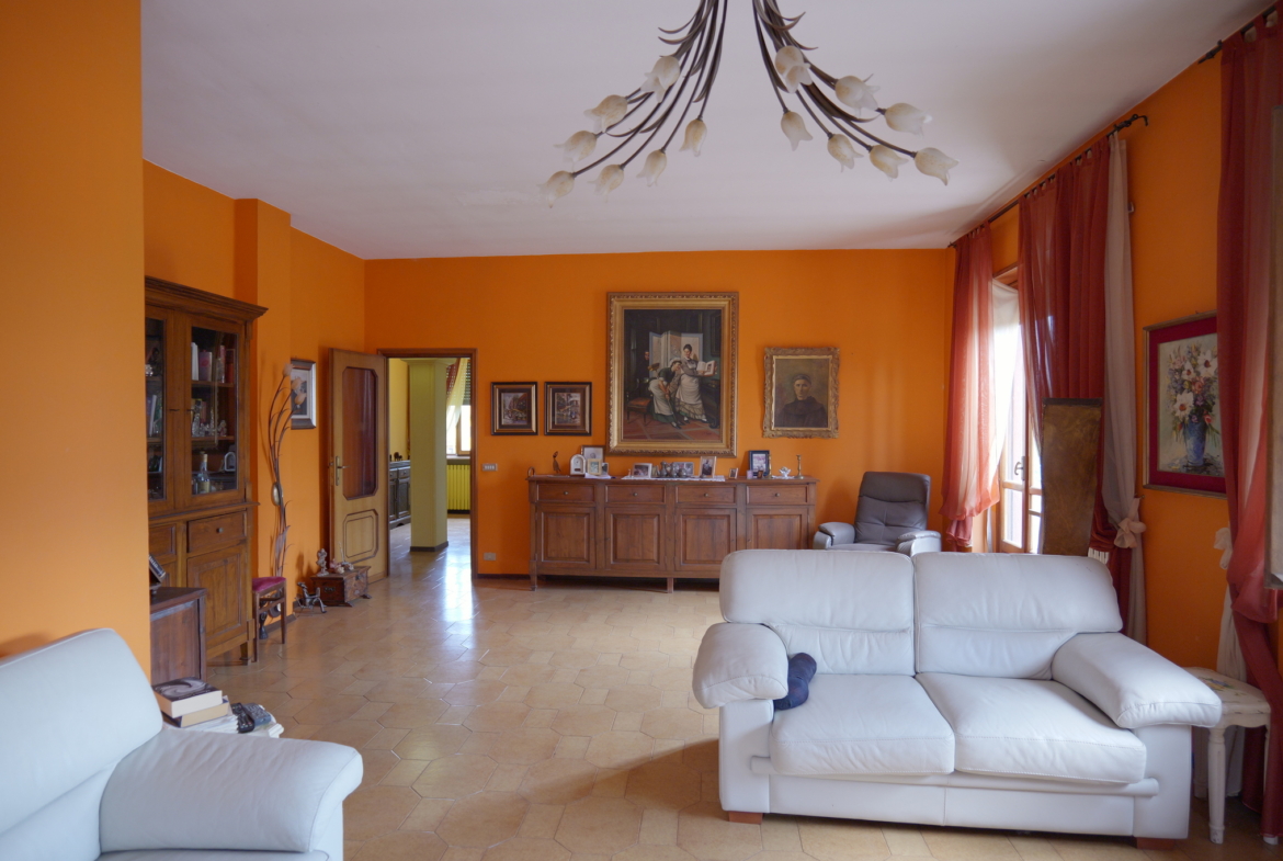 Casa indipendente in vendita a Gaglianico con bar annesso