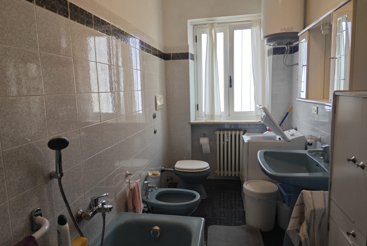 Affittasi appartamento con terrazzo e box auto a Biella