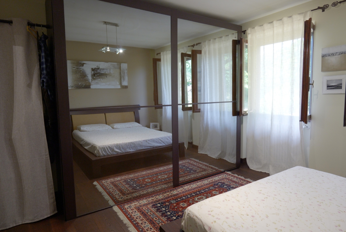 Vendesi casa indipendente a Netro con giardino
