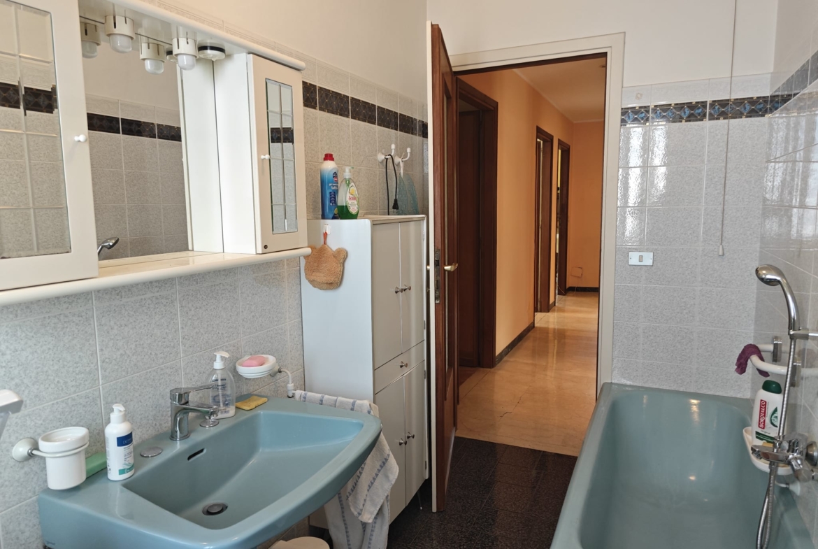 Affittasi appartamento con terrazzo e box auto a Biella