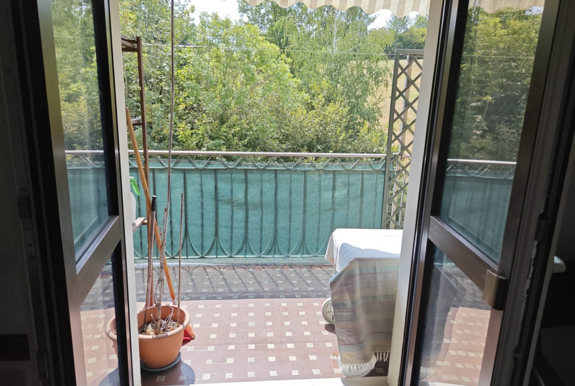 Affittasi appartamento con terrazzo e box auto a Biella