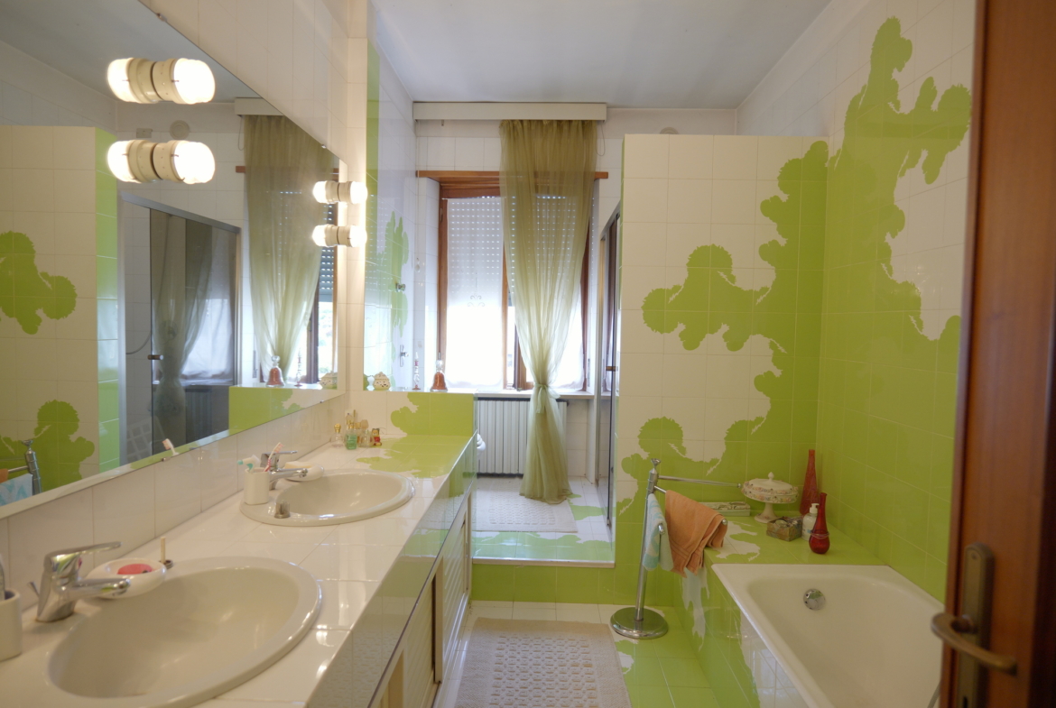 Casa indipendente in vendita a Gaglianico con bar annesso
