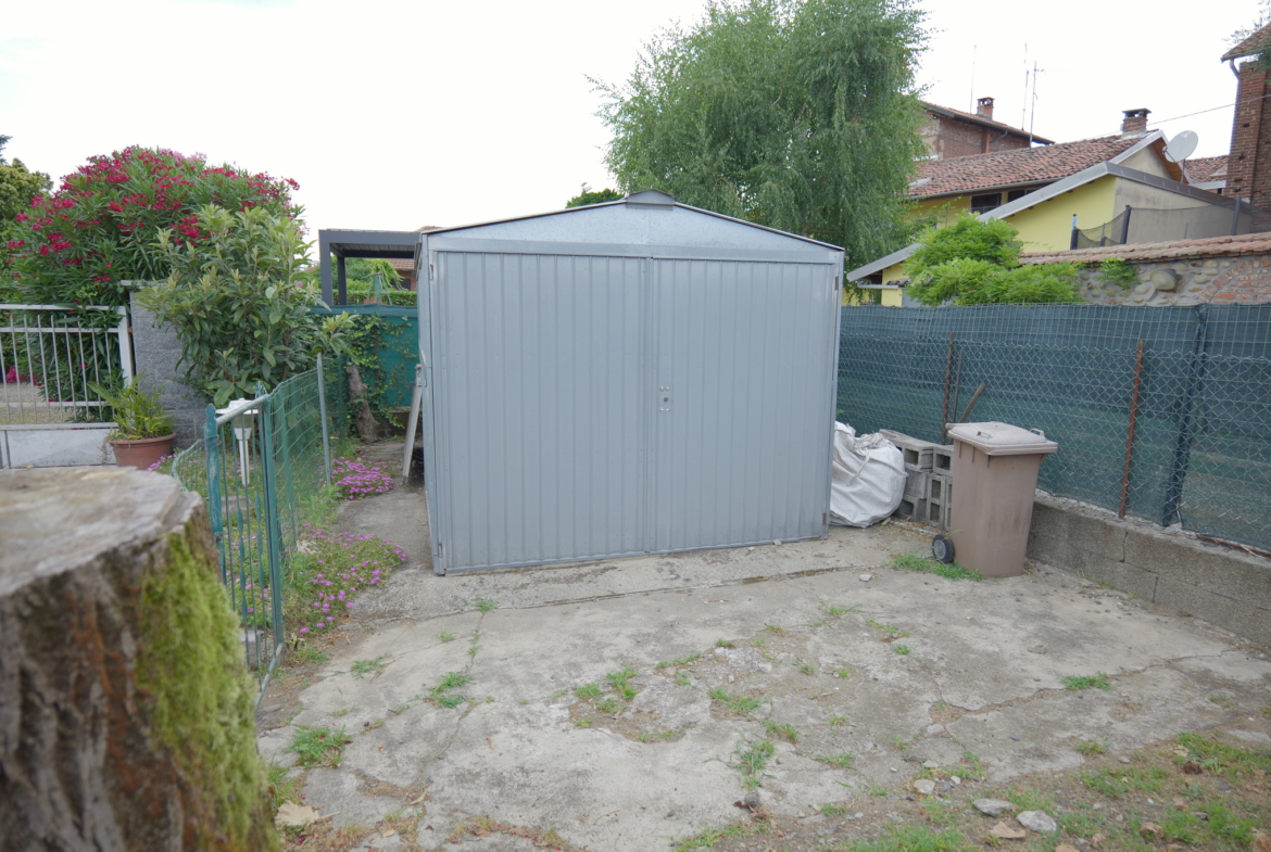 Casa indipendente in vendita a Gaglianico con bar annesso