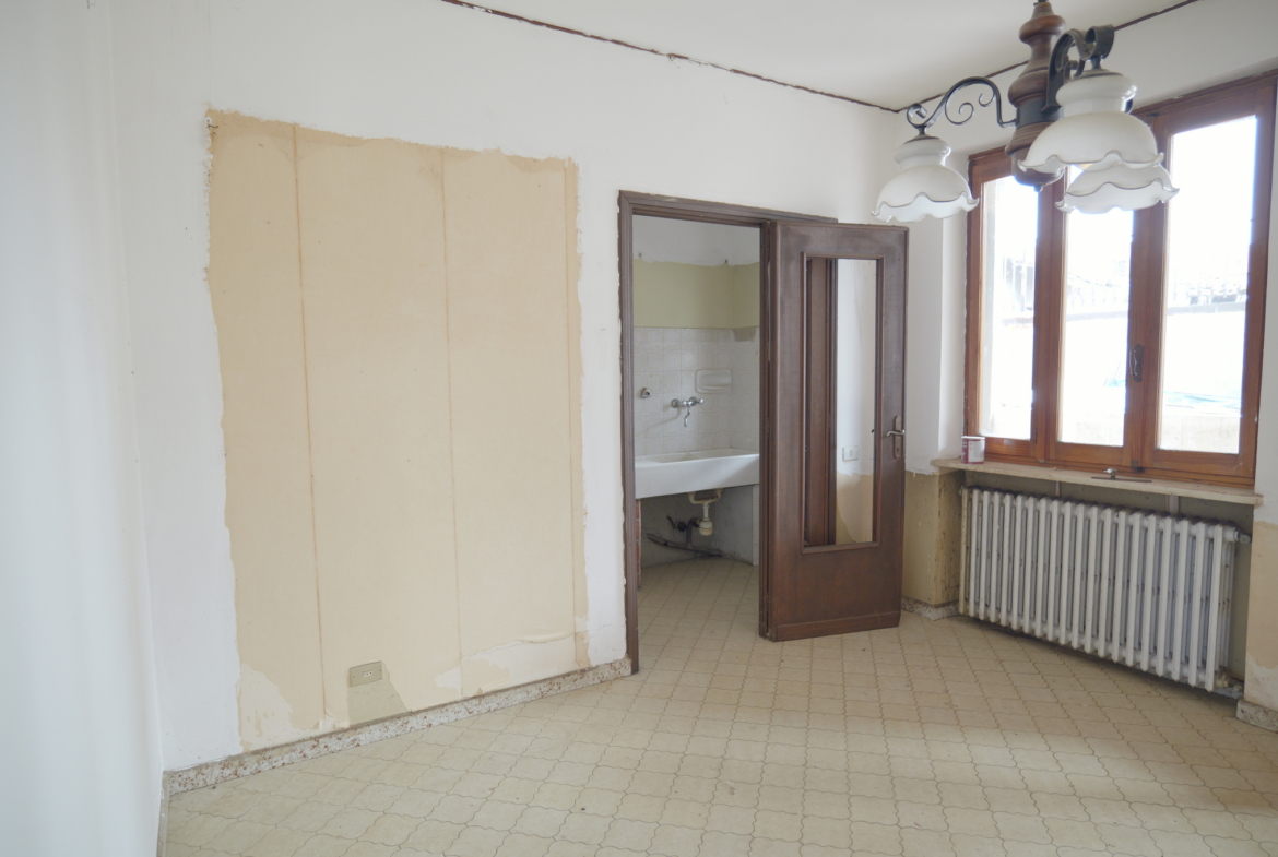 Intero stabile in vendita a Cossato