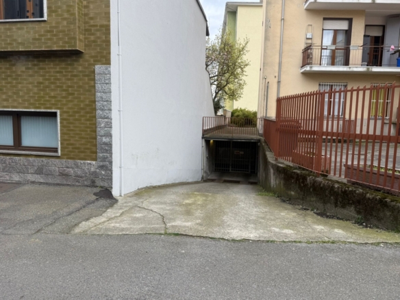 Affittasi box auto a Biella