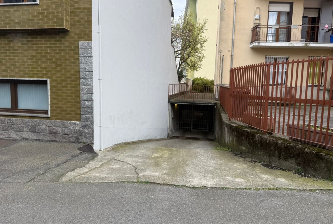 Affittasi box auto a Biella