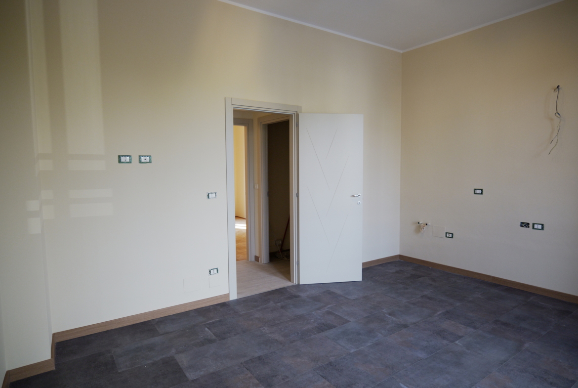 Appartamento con 2 box auto in vendita in centro Biella