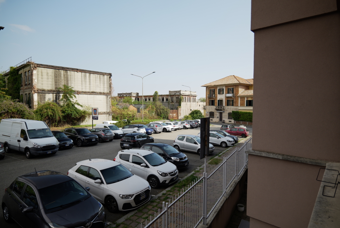 Appartamento con 2 box auto in vendita in centro Biella