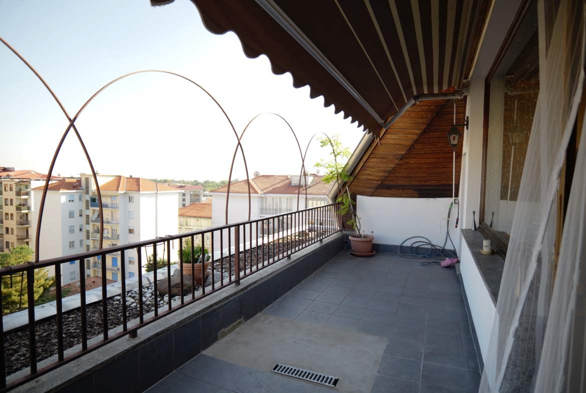 Appartamento con terrazzo in vendita a Cossato